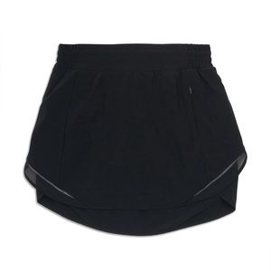 Lululemon Hottie Hot High-Rise Skirt in black. Size 6 EUC. Sold out online